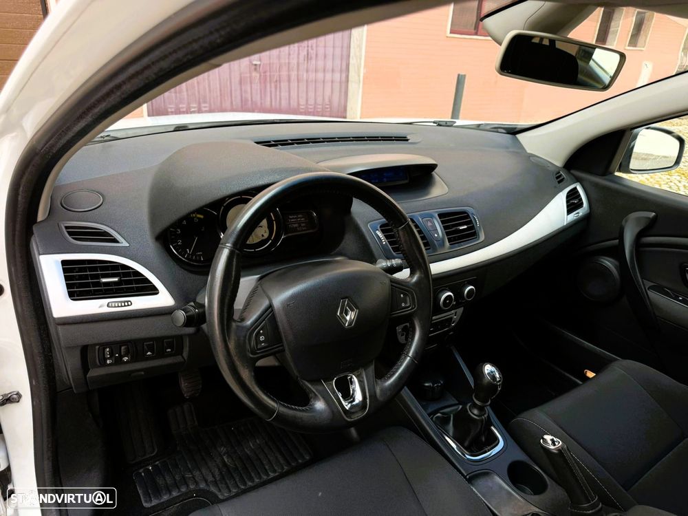 Renault Mégane 1.5 dCi Dynamique - 8
