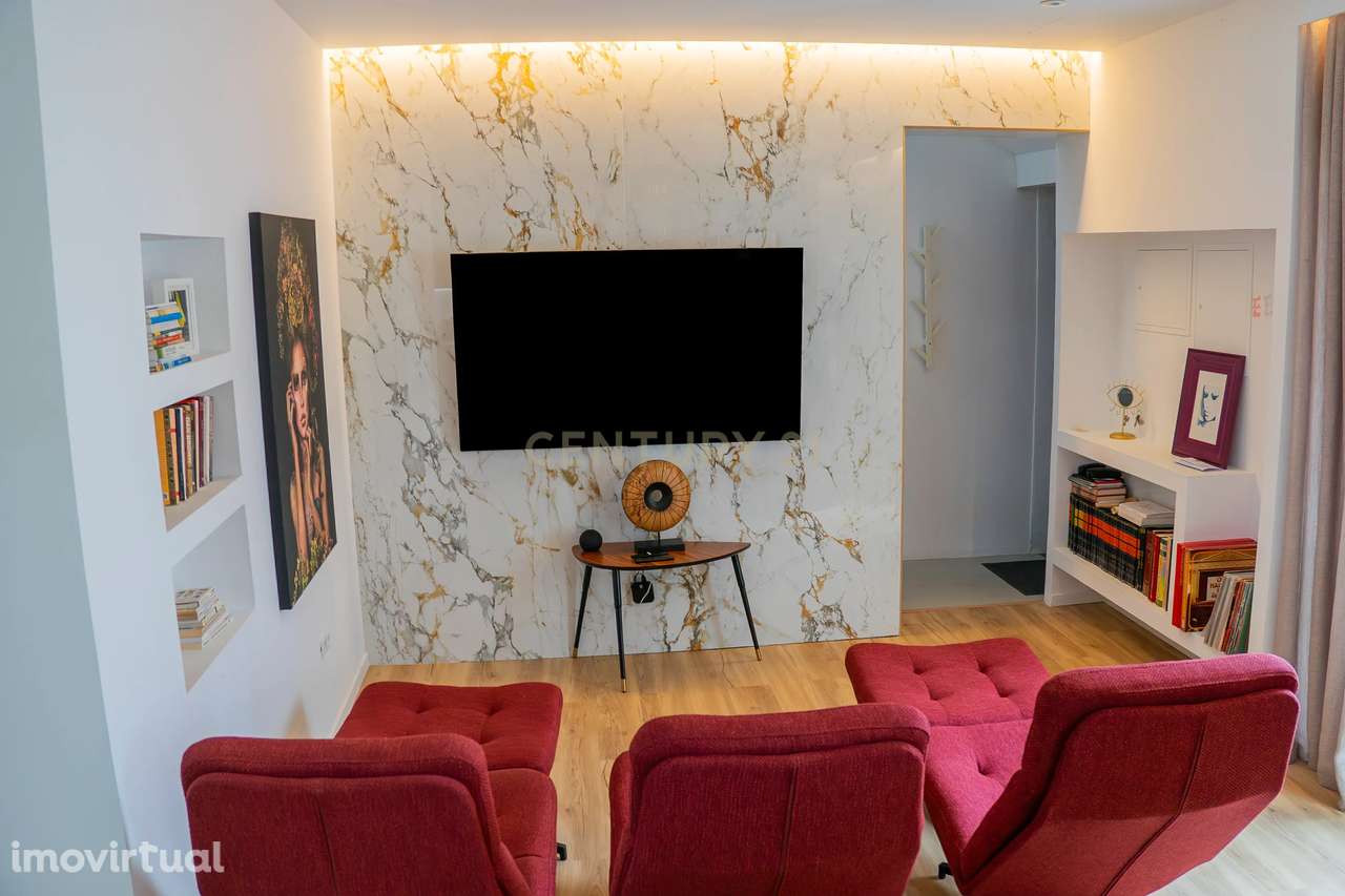 Moradia de 2 Pisos com Terraço e Licença AL. - Grande imagem: 3/38