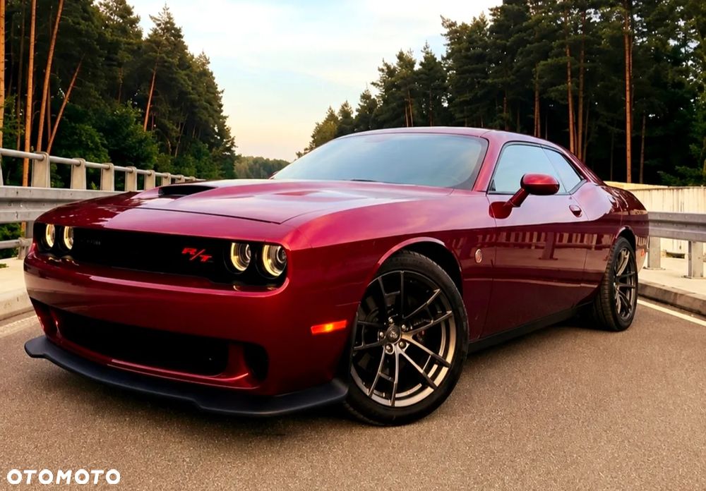 Dodge Challenger - 11