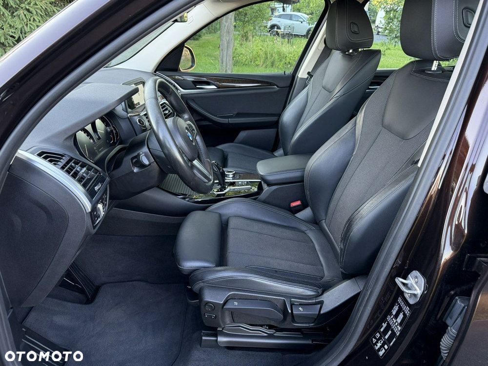 BMW X3 xDrive20i Advantage - 37