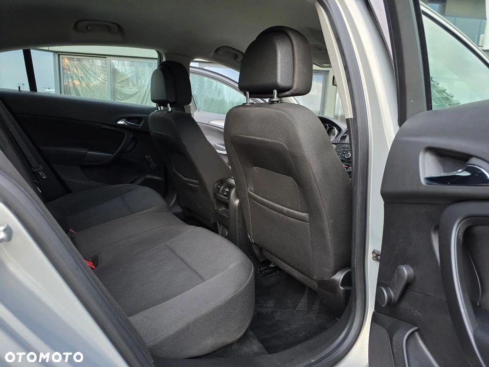 Opel Insignia - 10