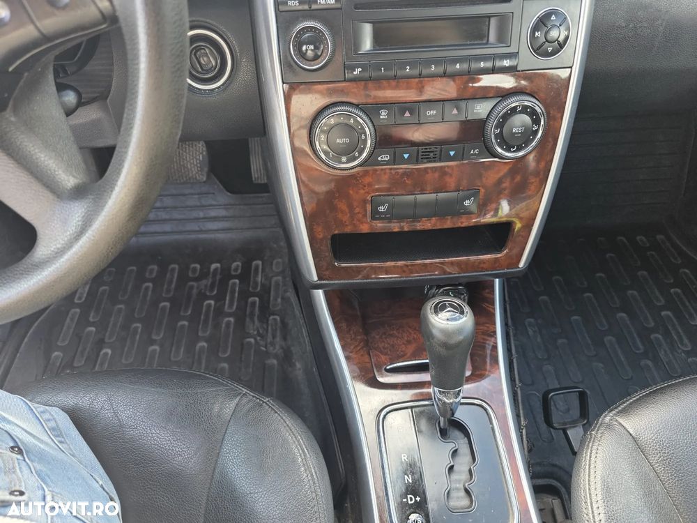 Mercedes-Benz B 180 - 16