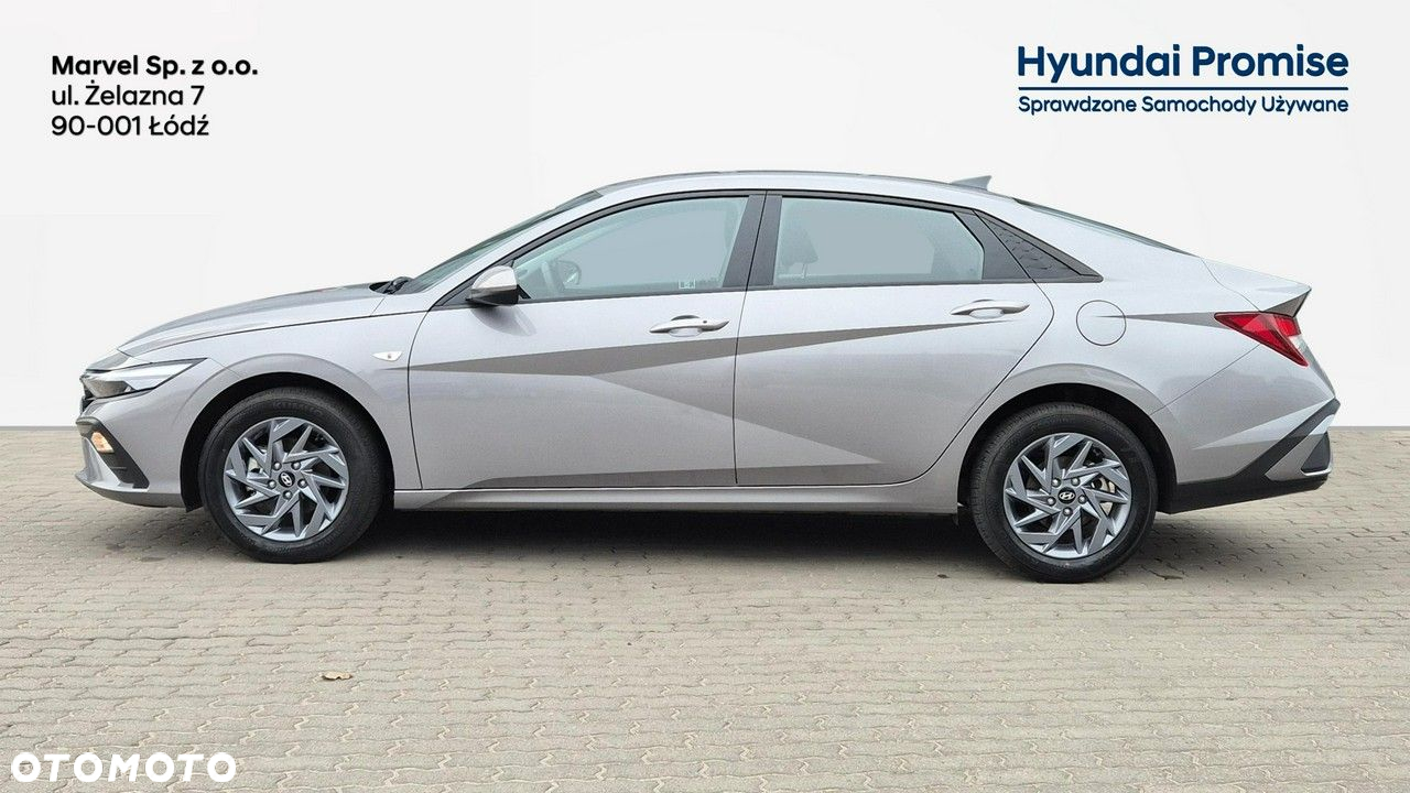 Hyundai Elantra - 2