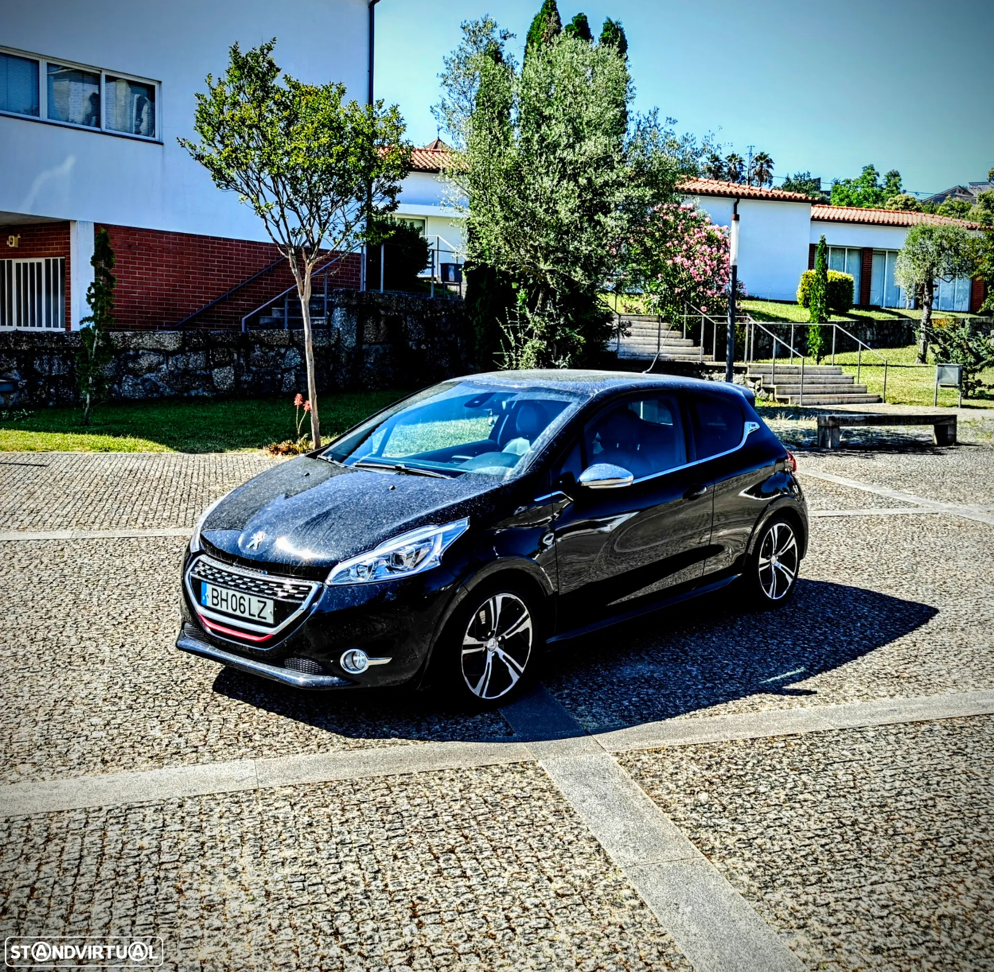 Peugeot 208 GTI 200 THP - 24