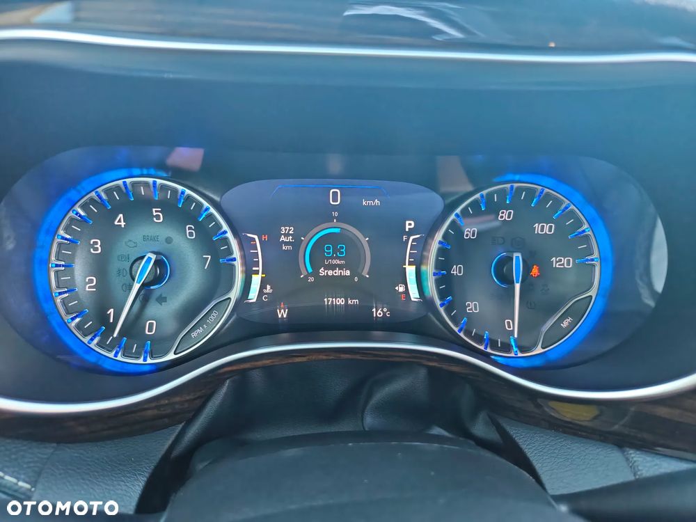 Chrysler Pacifica - 17