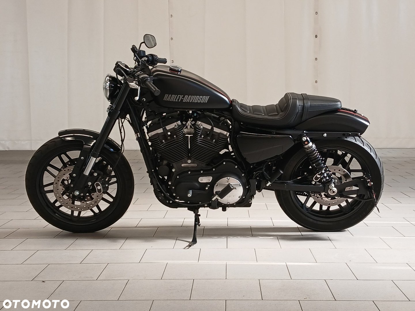 Harley-Davidson Sportster Roadster 1200R - 11