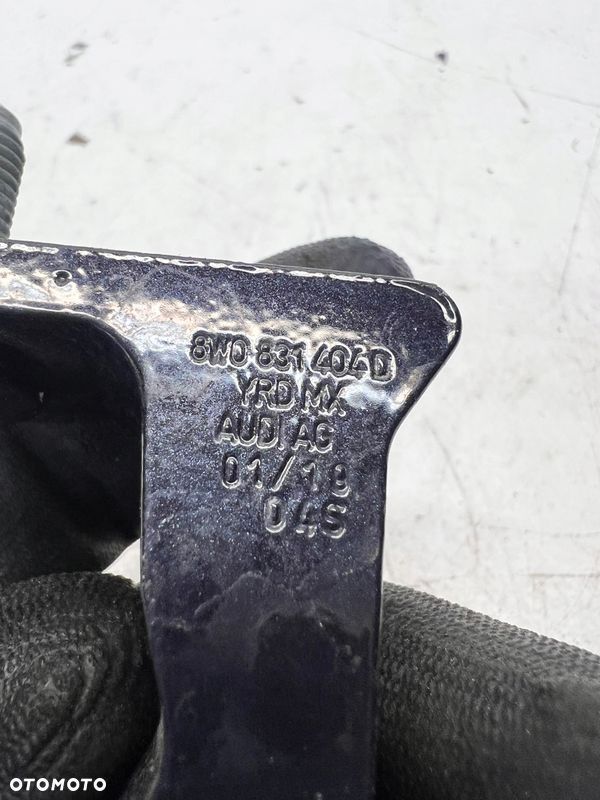 ZAWIAS DRZWI PRAWY AUDI Q4 B9 Q5 FY 8W0831404D - 2