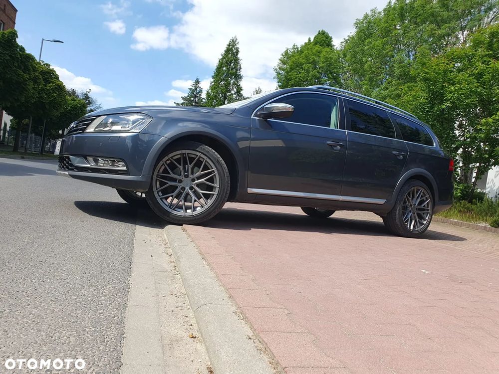 Volkswagen Passat Alltrack 2.0 TDI 4Motion DSG BlueMotion Tec - 25