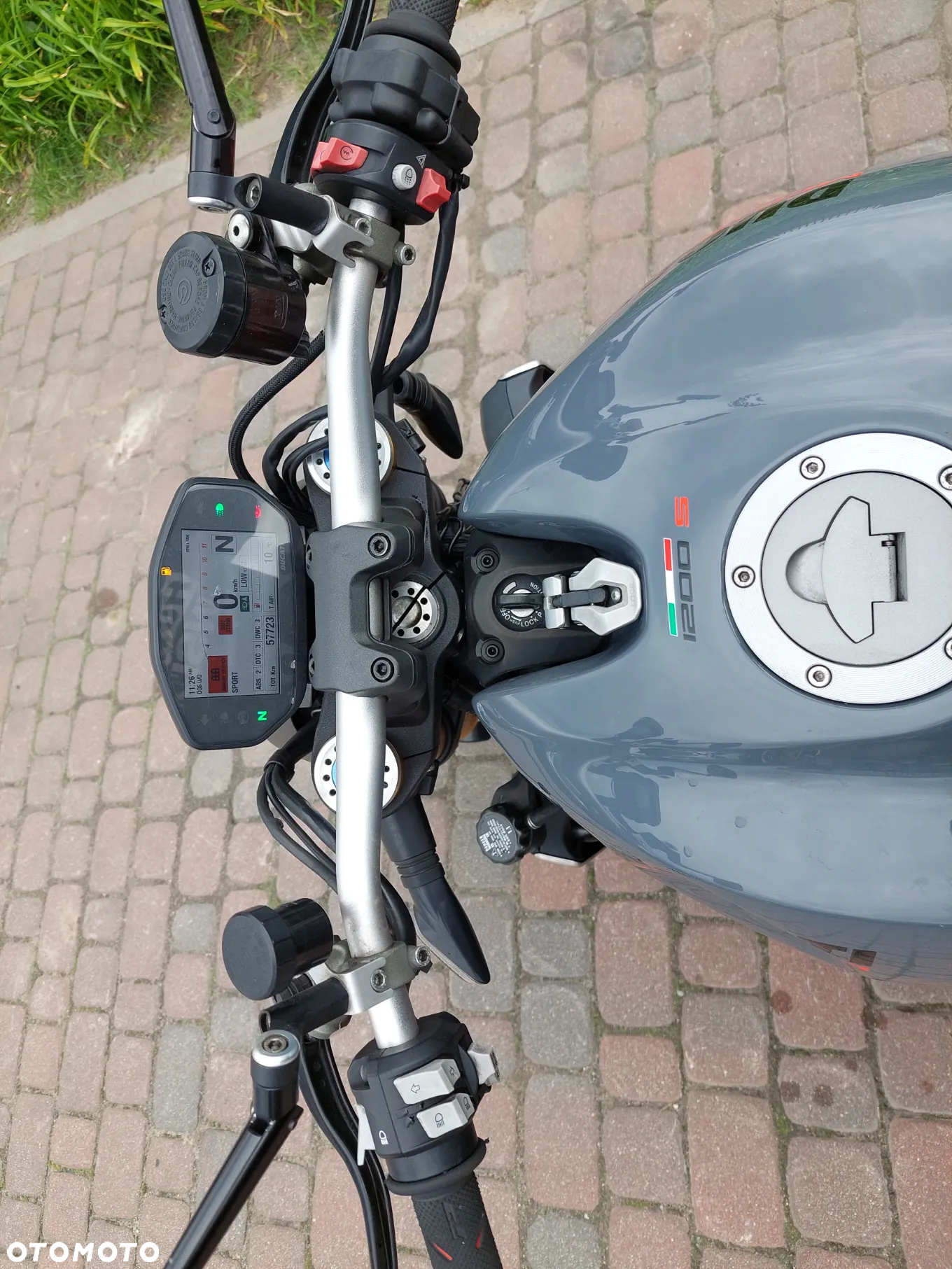 Ducati Monster - 9