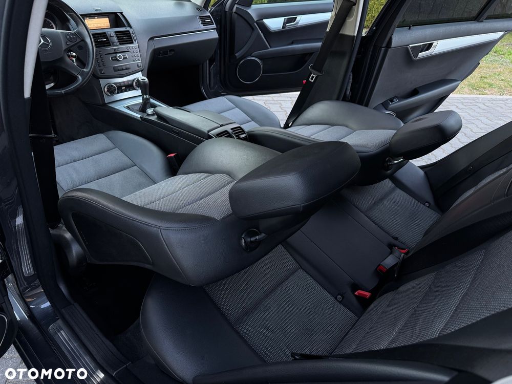 Mercedes-Benz Klasa C 180 BlueEFFICIENCY Avantgarde - 28