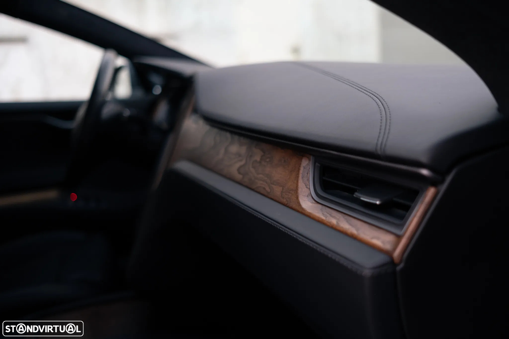 Tesla Model S Long Range - 36