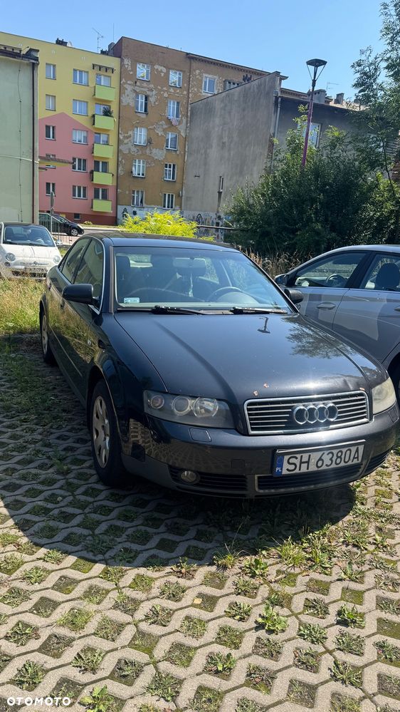 Audi A4 Limousine - 1