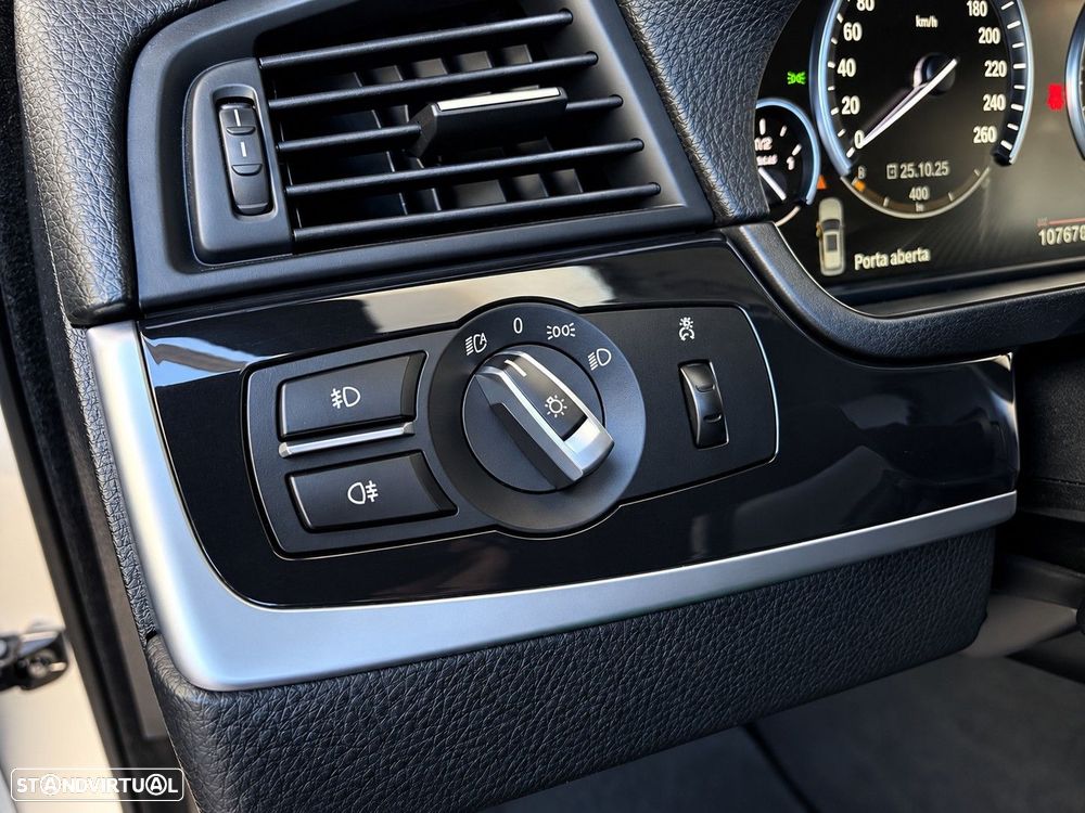 BMW 520 d Pack Desportivo M Auto - 16