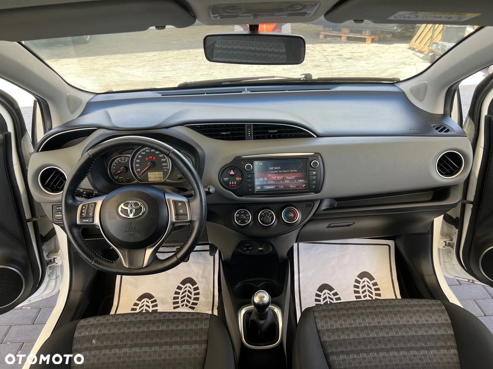 Toyota Yaris 1.0 Premium - 8