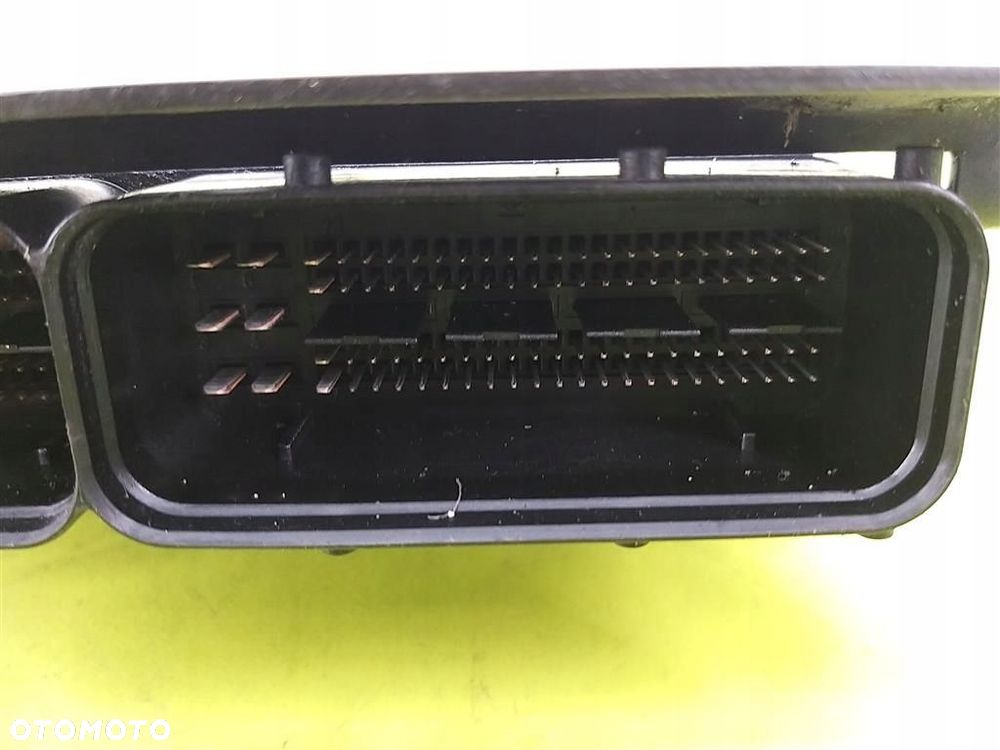Komputer sterownik silnika VW Passat  B6 2.0TDI 140KM 2005-2010R 0281013440 - 3