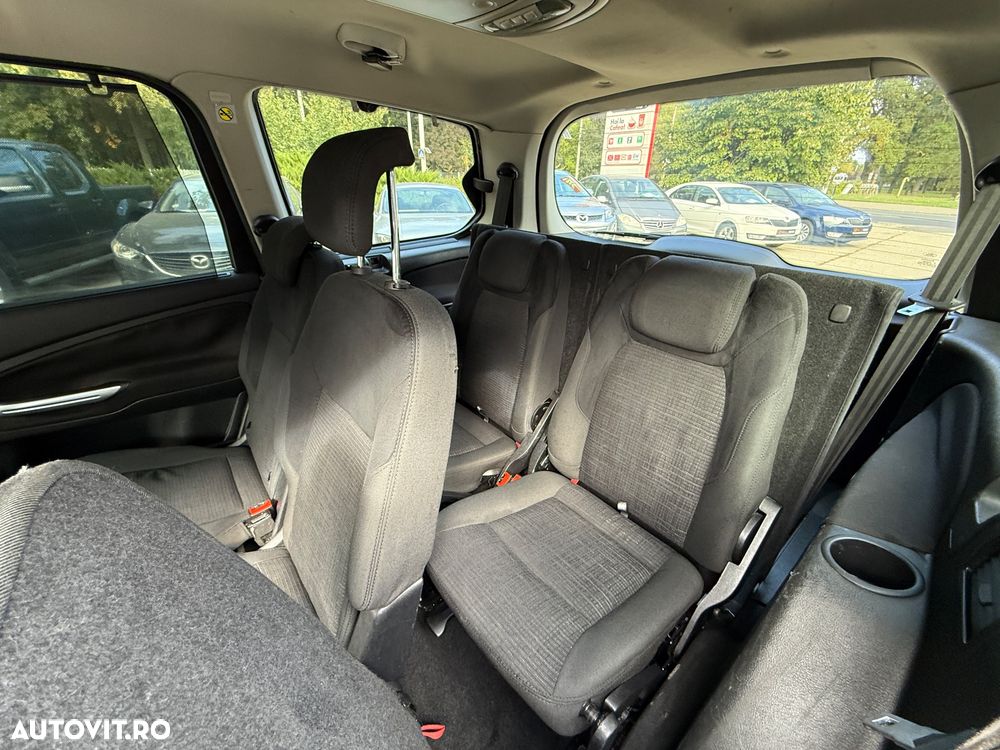 Ford Galaxy 2.0 TDCi Ghia - 12