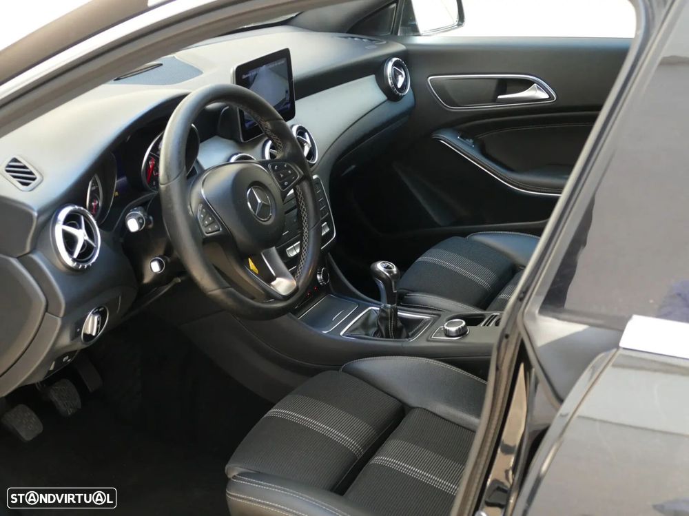 Mercedes-Benz CLA 180 d Shooting Brake Urban - 19