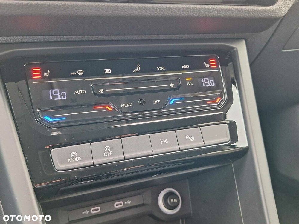 Volkswagen Touran - 19
