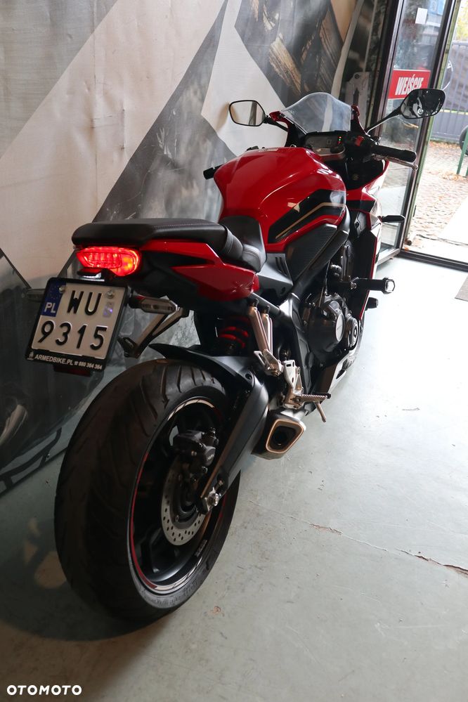 Honda CBR - 25