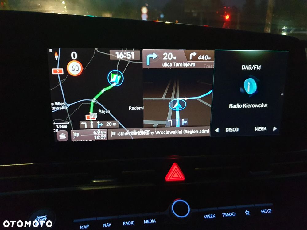 Hyundai Elantra 1.6 Executive CVT - 22