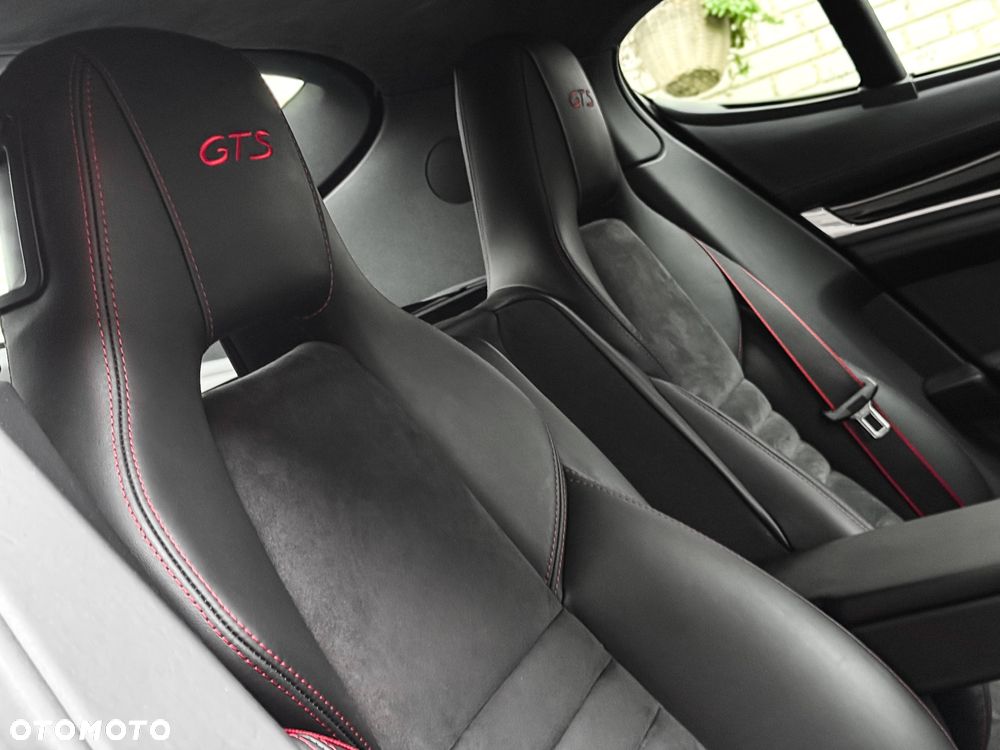 Porsche Panamera GTS PDK - 31