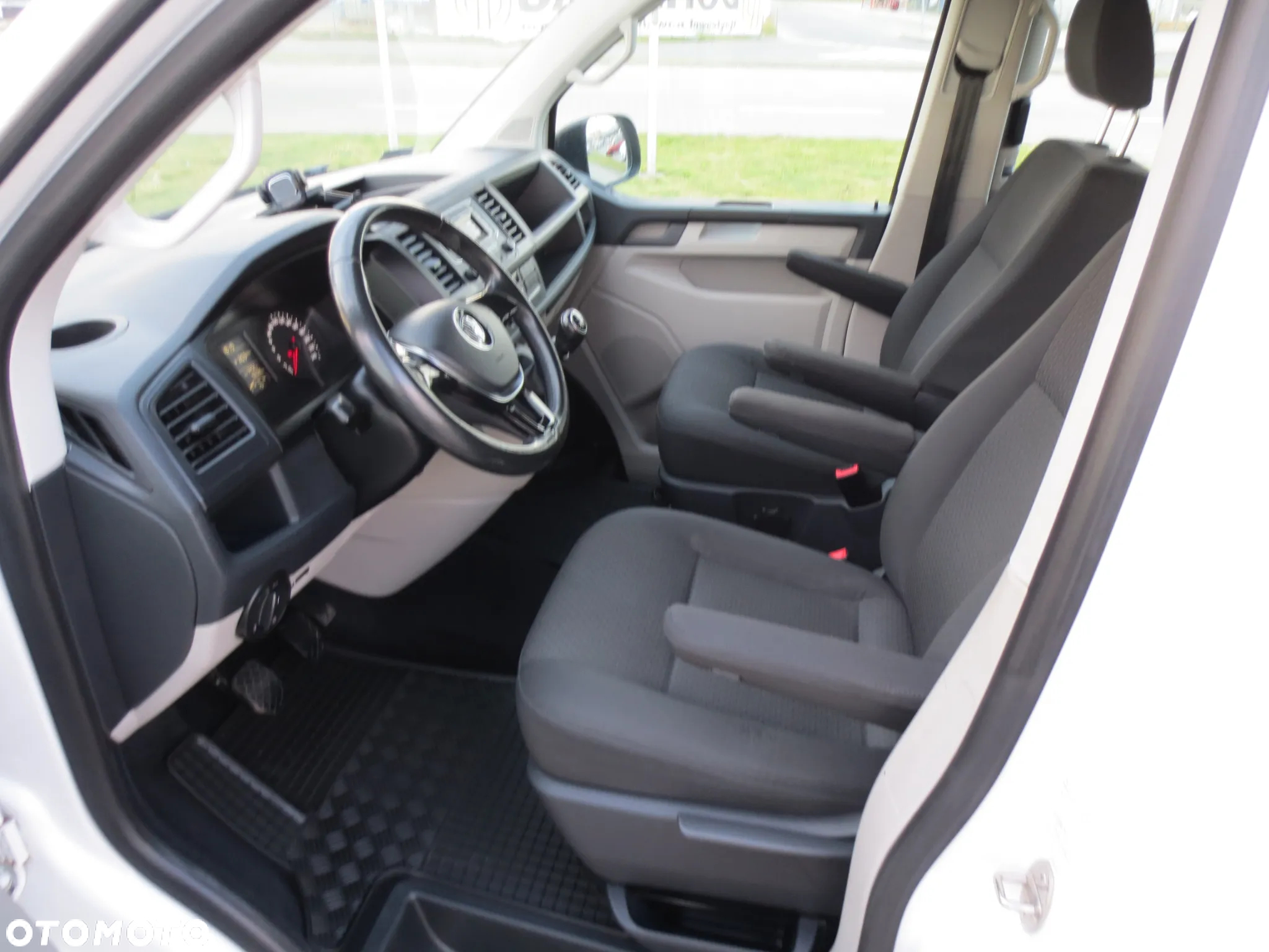 Volkswagen Caravelle 2.0 TDI L2 Trendline - 9