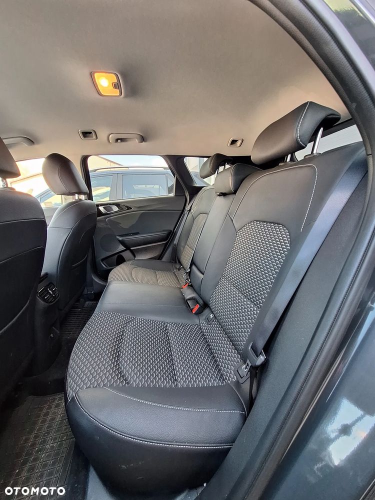 Kia Ceed 1.5 T-GDI L Business Line Plus - 13