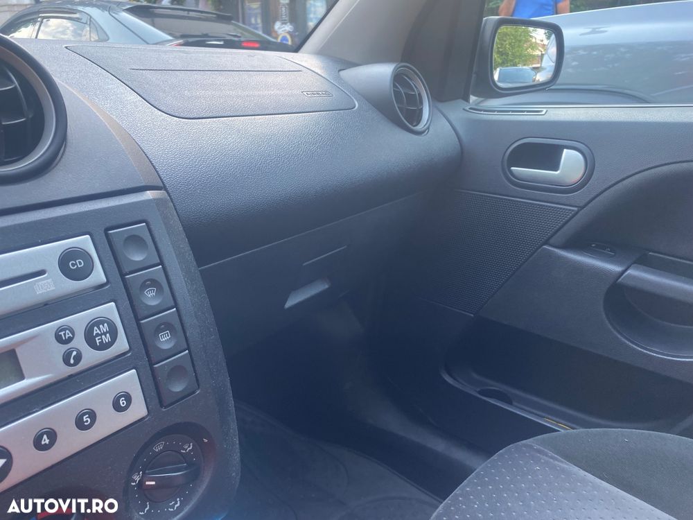 Ford Fiesta - 2