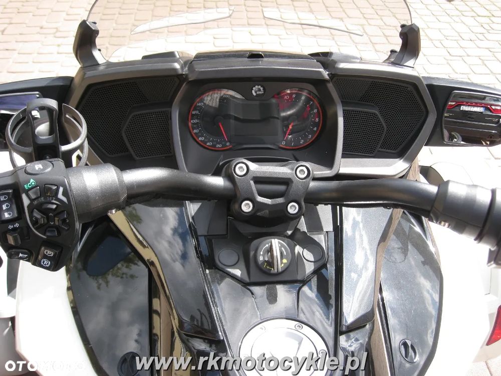 Can-Am Spyder - 9