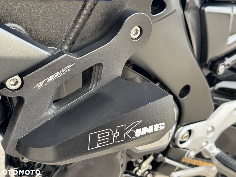 Suzuki GSX - 30