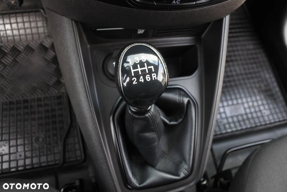 Ford TRANSIT COURIER - 13