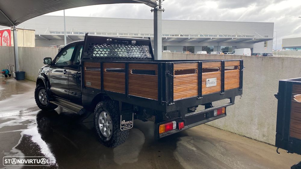 Toyota Hilux 4x4 Extra Cab Sol - 5