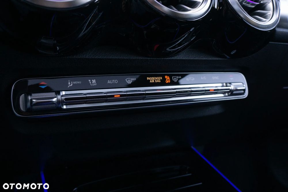 Mercedes-Benz GLB - 28