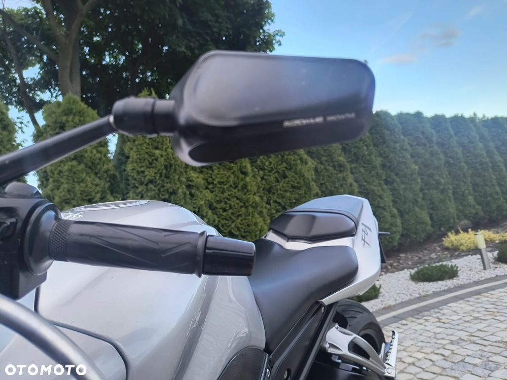 Yamaha FZ - 9
