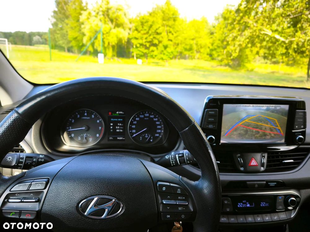 Hyundai i30 1.4 T-GDI Family+ - 10