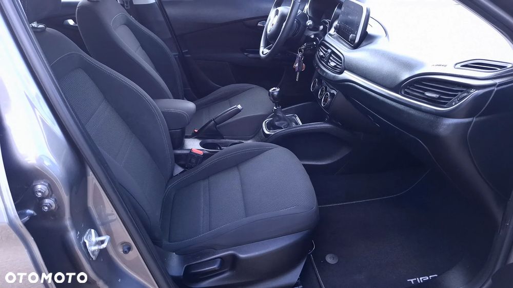 Fiat Tipo 1.4 T-Jet 16v Easy - 17