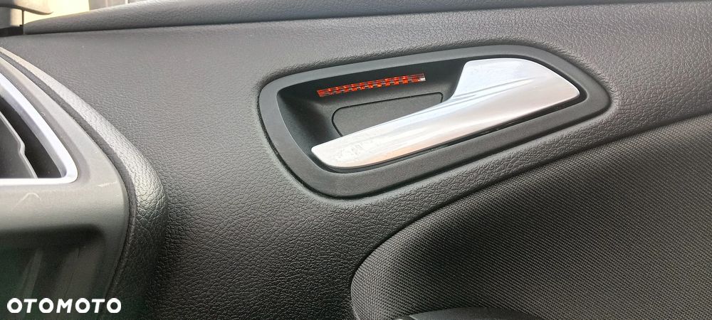 Ford Focus 1.5 TDCi DPF Start-Stopp-System ST-Line - 22