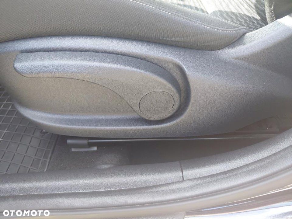 Kia XCeed - 13