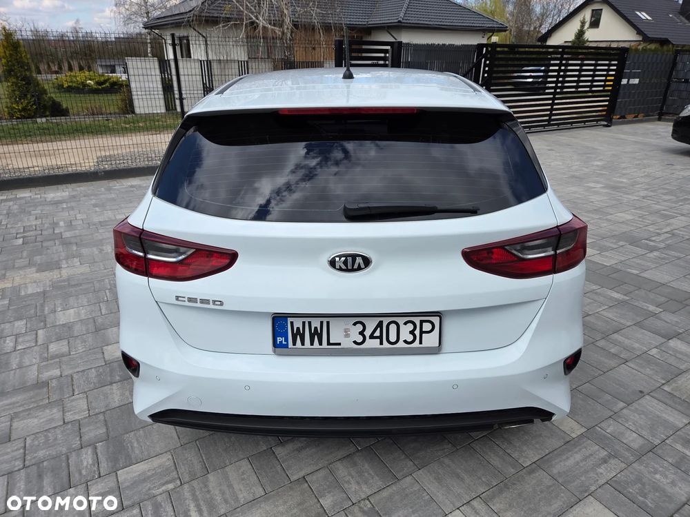 Kia Ceed 1.6 CRDi SCR M - 11