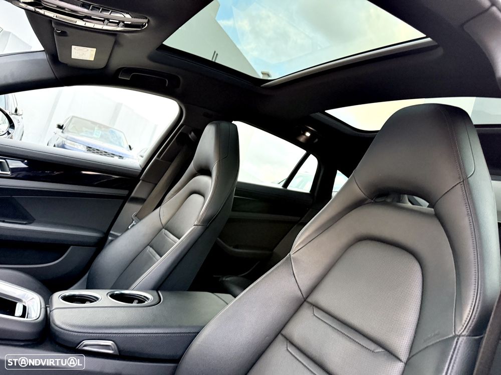 Porsche Panamera 4 E-Hybrid - 25