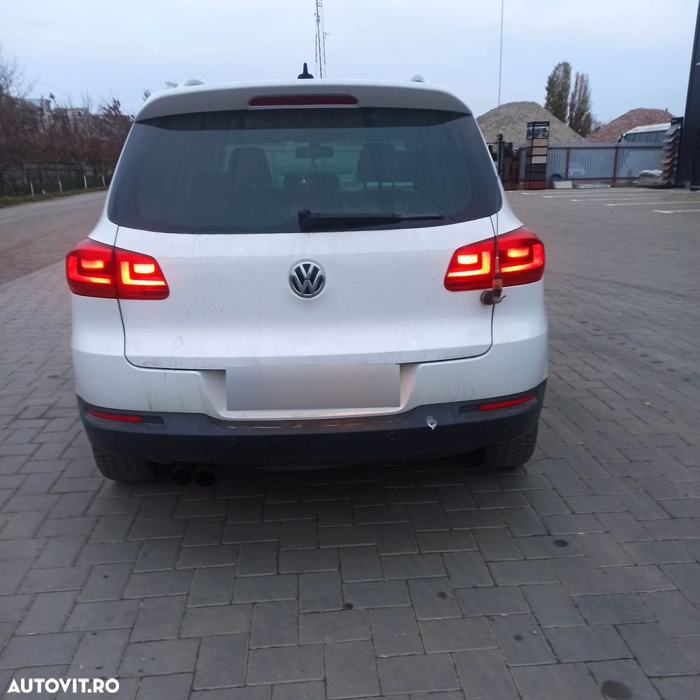 Volkswagen Tiguan 2.0 TDI DPF BlueMotion Technology Exclusive - 3