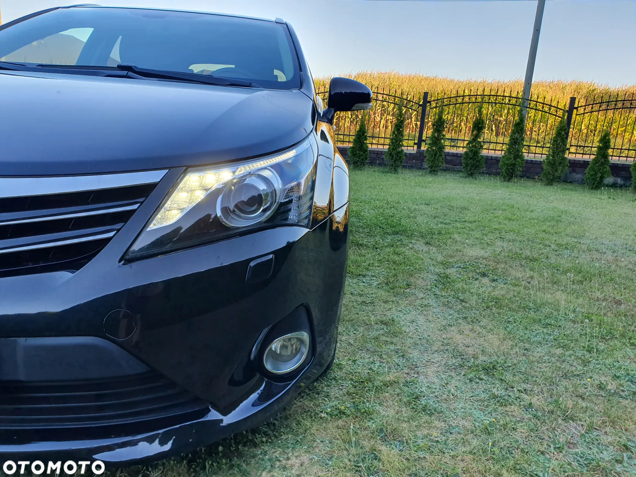 Toyota Avensis Combi 1.8 Multidrive S Executive - 9