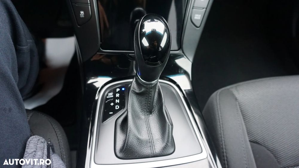 Hyundai i40 i40cw 1.7 CRDi Automatik Fifa World Cup Edition Gold - 29