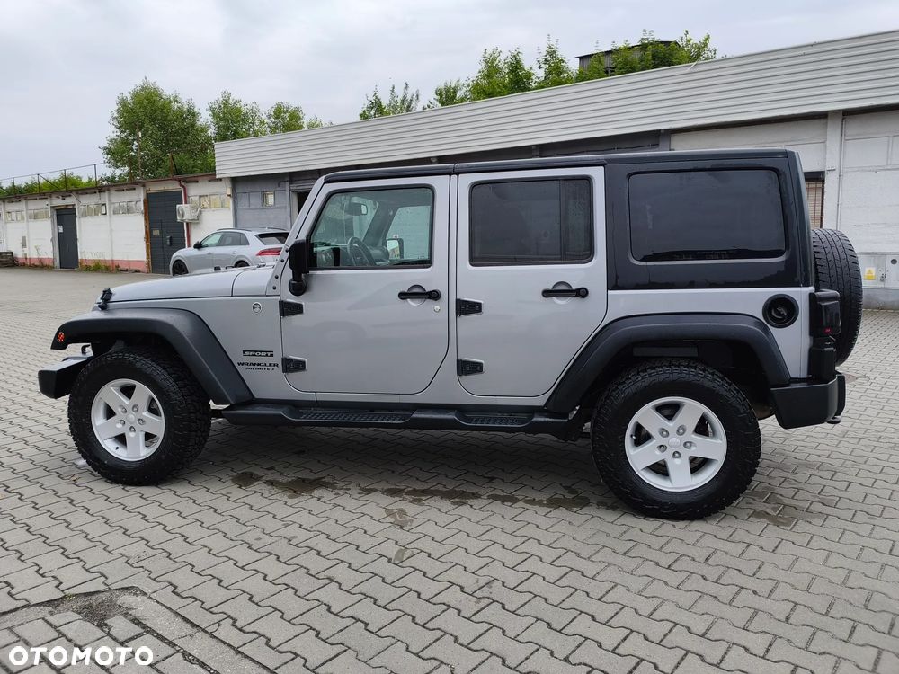 Jeep Wrangler - 8