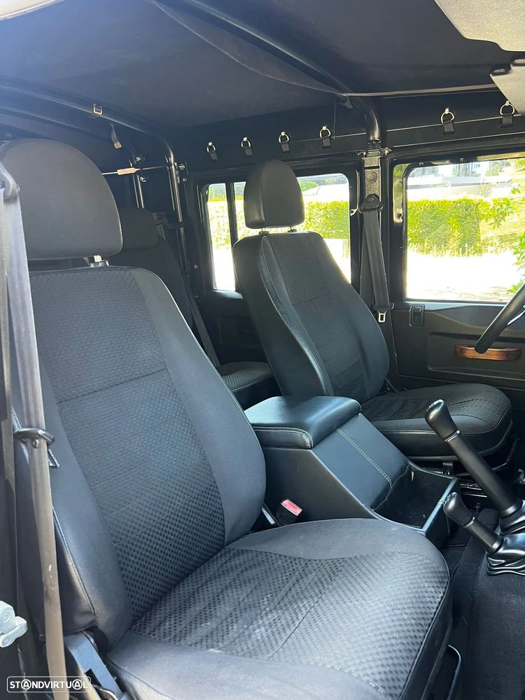 Land Rover Defender 110 CC 2.4 CRD SE - 21