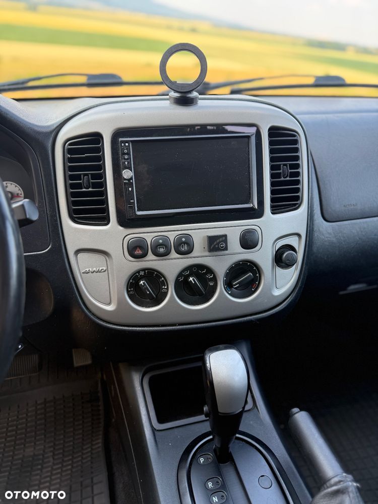 Ford Maverick 3.0 V6 Limited - 21