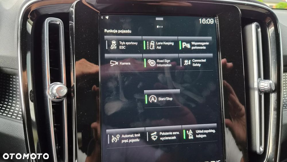 Volvo XC 40 T3 Geartronic Momentum Pro - 24