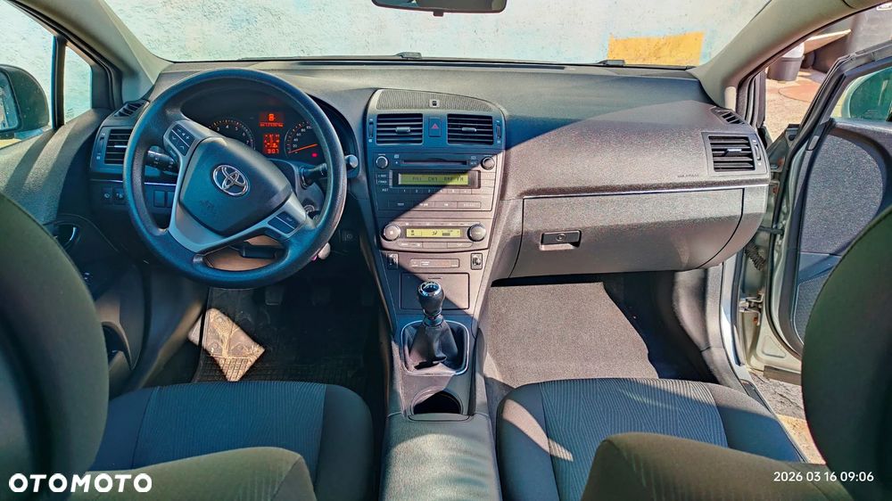 Toyota Avensis 1.6 Sol - 23