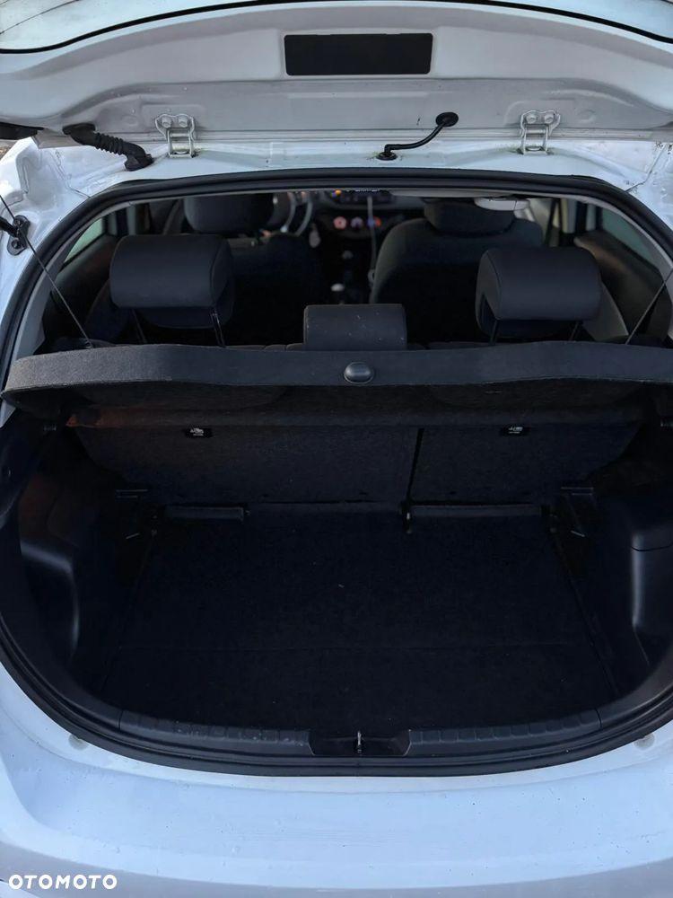 Toyota Yaris 1.5 Life - 12