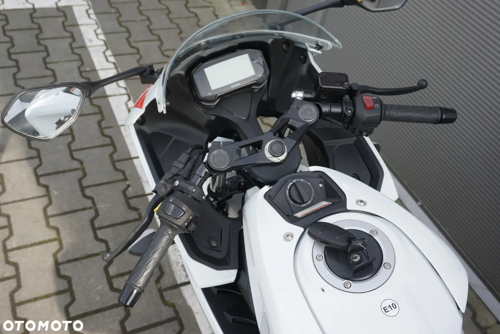 Suzuki GSX-R - 16